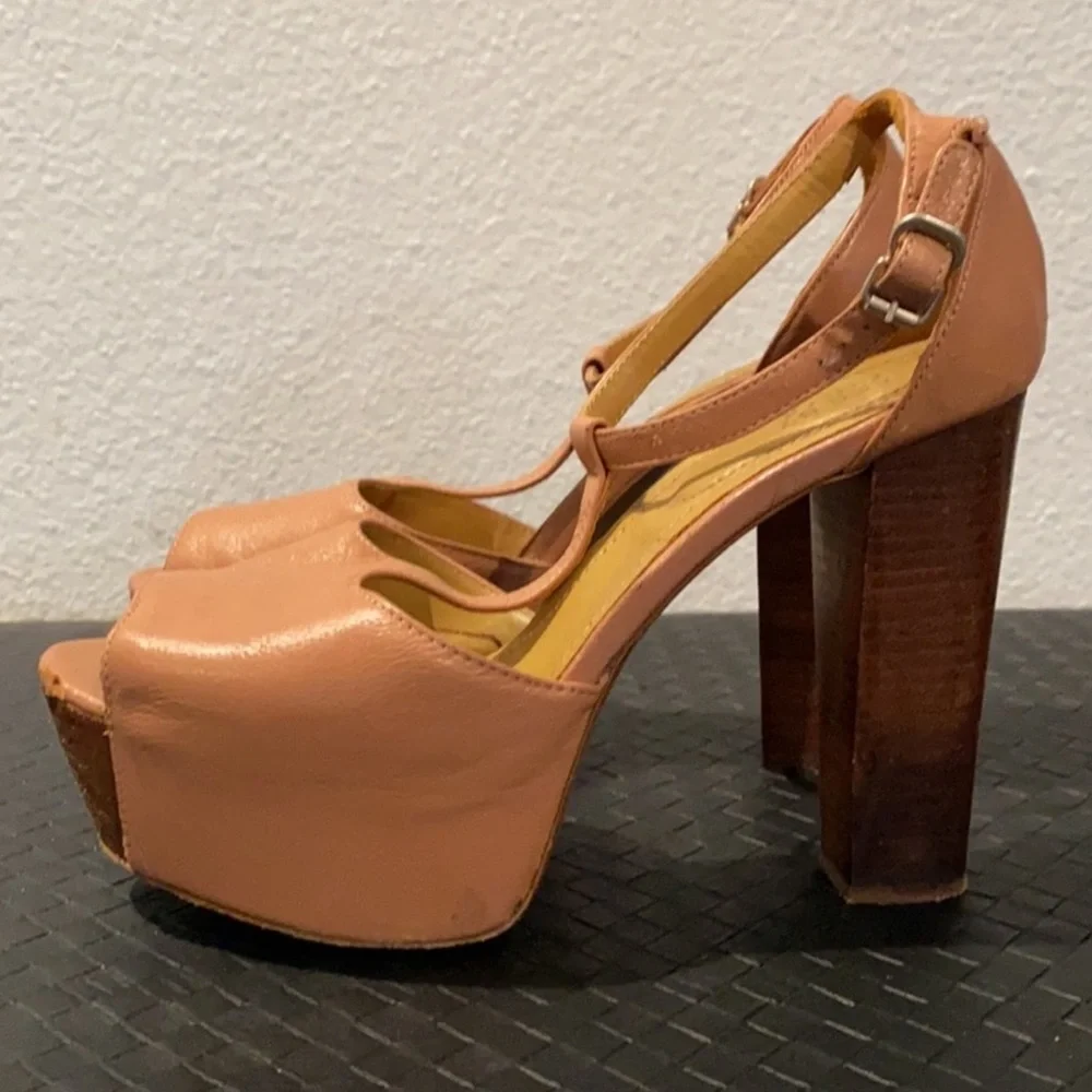 Authentic See by Chloe designer leather platform heels 6.5